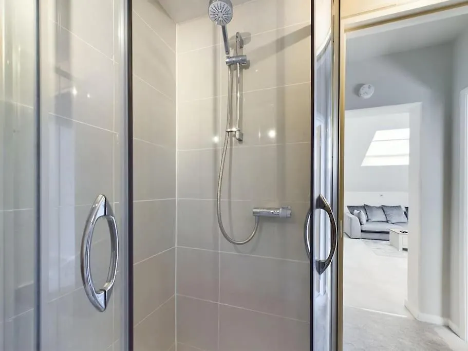 The Hideout King Bed/W Tv Free Parking Villa Cheltenham 0*,  United Kingdom