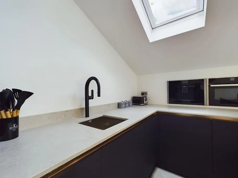 Holiday home The Hideout King Bed/W Tv Free Parking Villa Cheltenham